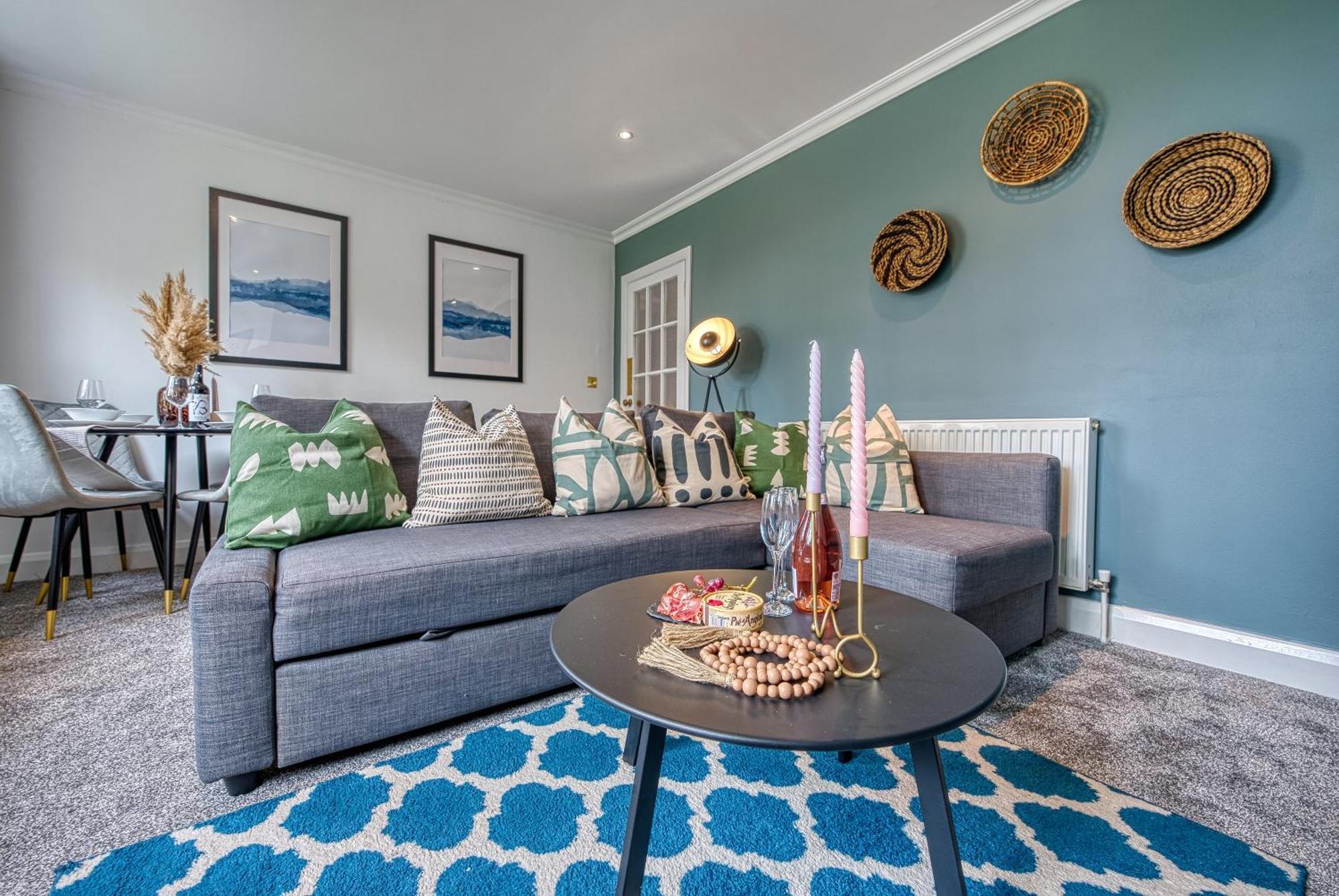 2 Bedroom Stylish Spacious Apt, Sleeps 6, Central Cheltenham, With Free Parking - By Blue Puffin Stays Exteriér fotografie