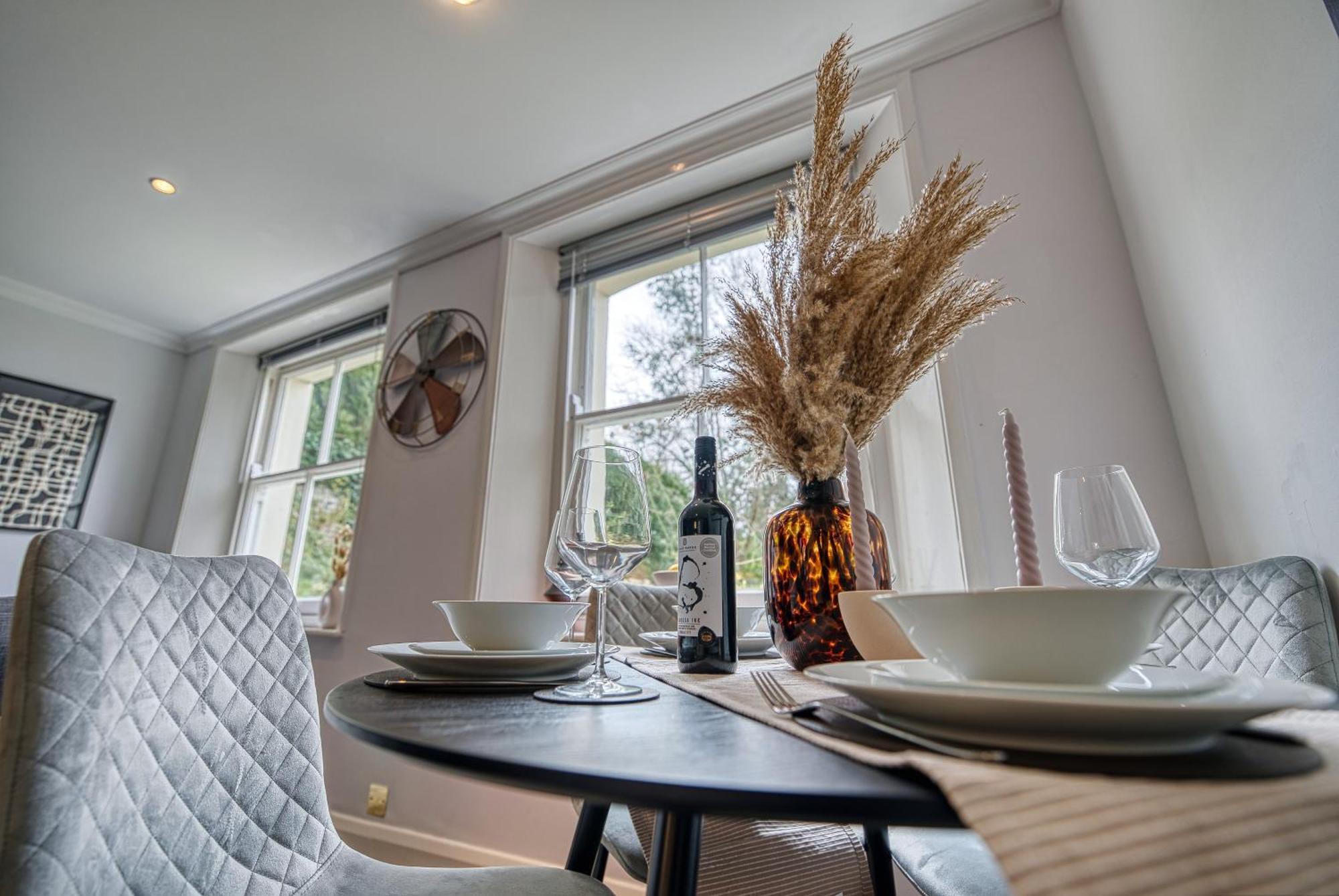 2 Bedroom Stylish Spacious Apt, Sleeps 6, Central Cheltenham, With Free Parking - By Blue Puffin Stays Exteriér fotografie