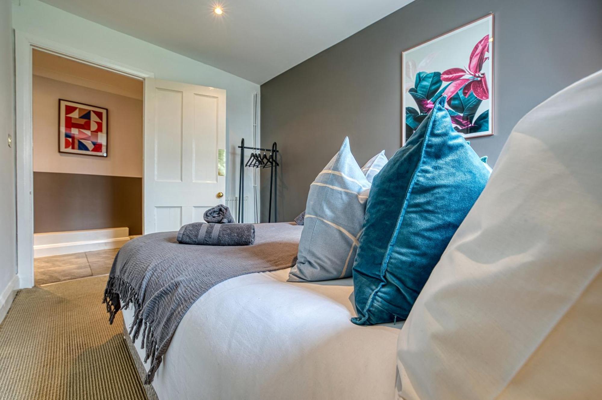 2 Bedroom Stylish Spacious Apt, Sleeps 6, Central Cheltenham, With Free Parking - By Blue Puffin Stays Exteriér fotografie
