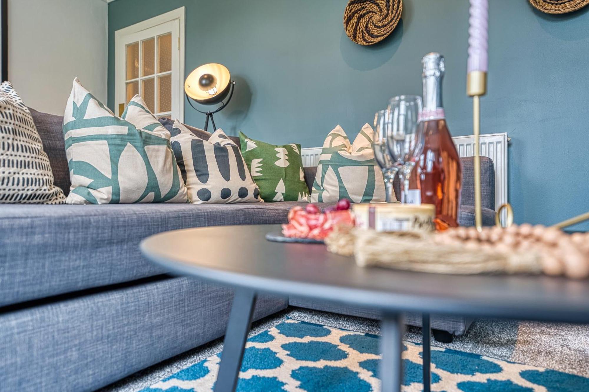 2 Bedroom Stylish Spacious Apt, Sleeps 6, Central Cheltenham, With Free Parking - By Blue Puffin Stays Exteriér fotografie