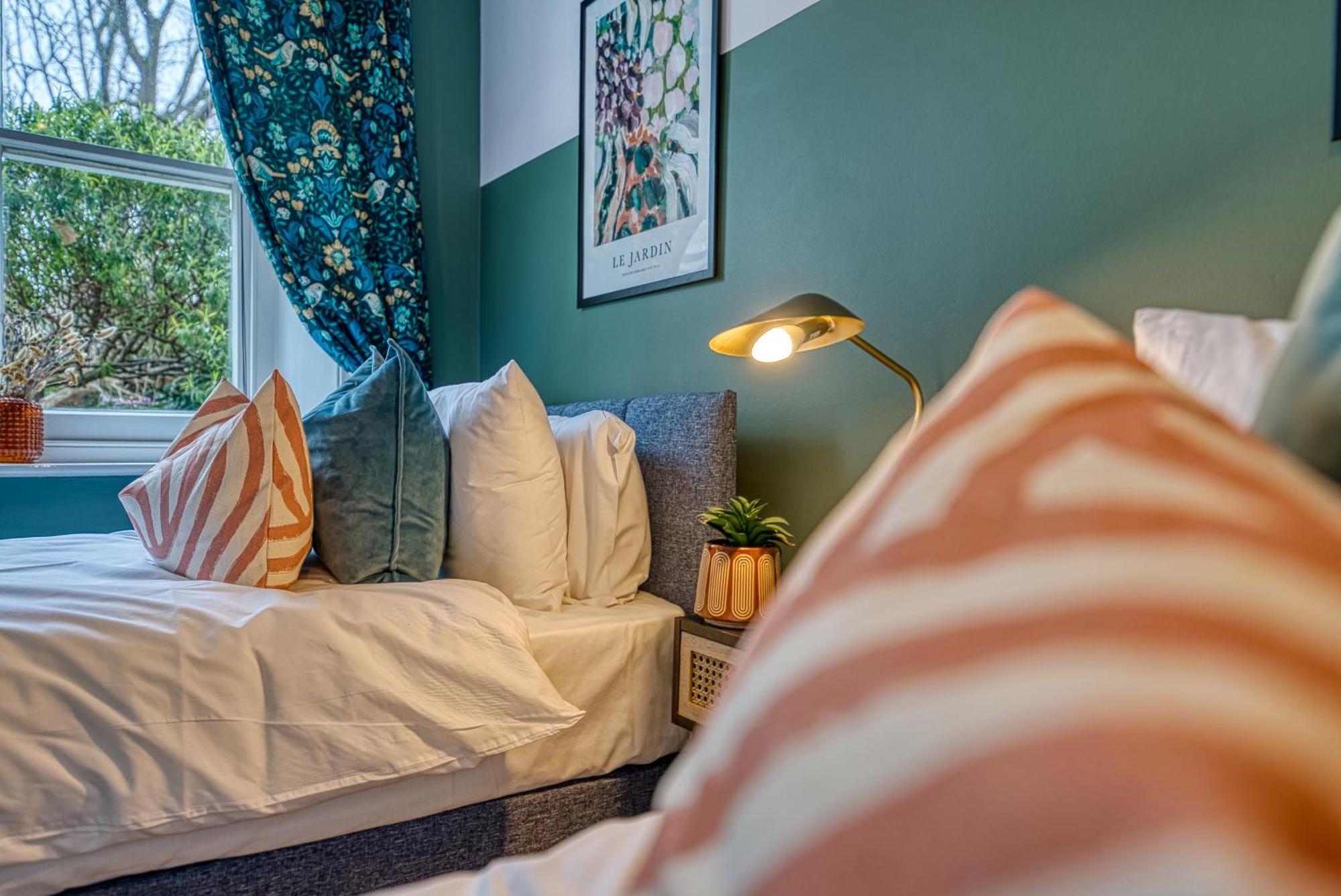 2 Bedroom Stylish Spacious Apt, Sleeps 6, Central Cheltenham, With Free Parking - By Blue Puffin Stays Exteriér fotografie
